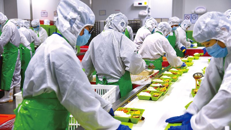 一手货源指的是直接从生产厂家或品牌方获取的货源，具有以下优势：